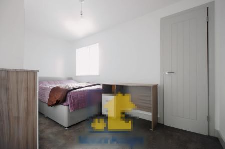 7 Bedroom 6 Bathroom - Photo 4