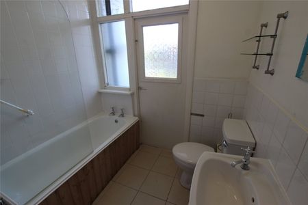 Two Double Bedroom Flat- Wapping, E1W - Photo 4