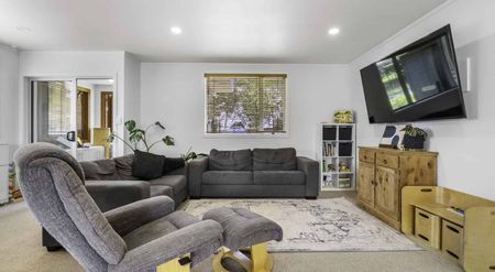 3 Bedroom with Sleepout! PRICE DROPPED - Photo 3