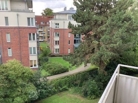 Schöne 2,5-Zimmer-Wohnung mit Balkon - Foto 3