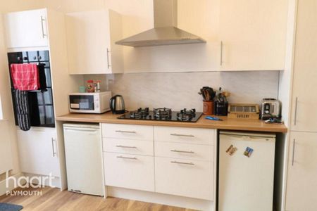 1 bedroom in a house share to rent - Photo 5