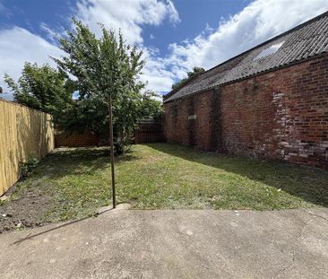 2 bedroom semi-detached house to rent - Photo 6