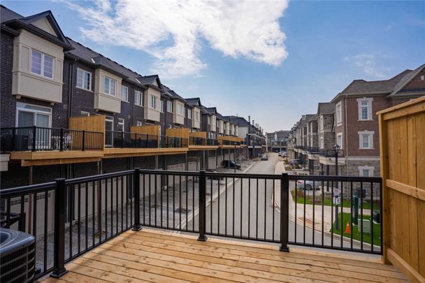 For Lease - 6 Parker Avenue, Richmond Hill, Ontario - Photo 1