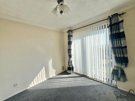 2 bedroom semi-detached bungalow to rent - Photo 2