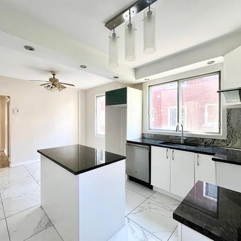 5045 Boul. Cavendish - Photo 1