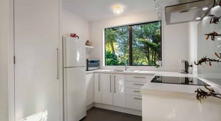 Delightful 2 Bedroom Home - Photo 5