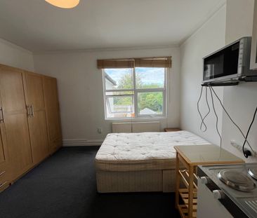 Studio Flat, Queens Road, NW4 - Photo 2