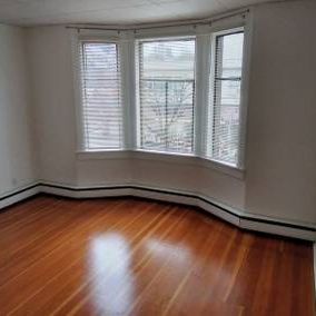 Kits Beach Apartment for lease - Photo 2