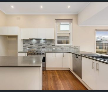 Position, Pool and A Perfect Family Home - Photo 4