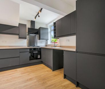 3 bedroom semi-detached house to rent - Photo 6