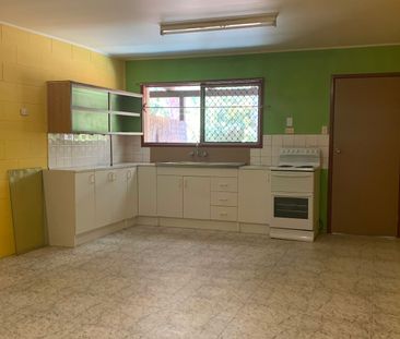 2/114a Waverley Street, Bucasia - Photo 2