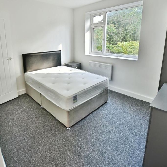 1 bedroom in a house share to rent - Photo 1