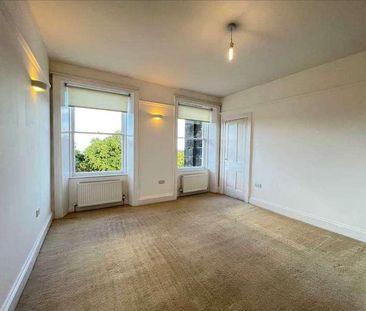 The Crescent, Scarborough, YO11 - Photo 2