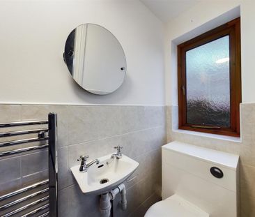 4 bedroom detached house to rent - Photo 1