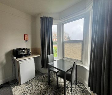 4 bedroom house share to rent - Photo 2