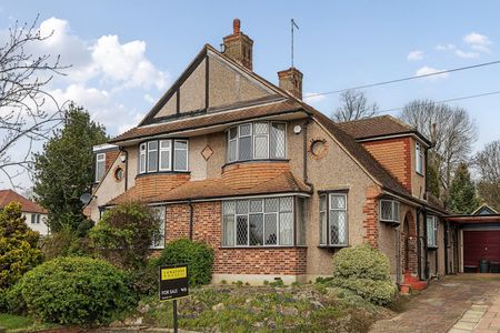 Semi-detached House to rent - Courtfield Rise, West Wickham, BR4 - Photo 3