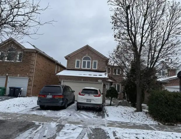 2 Bed walk-in basement in Detached Home for rent in Mississauga | 1180 Dream Crest Road, Mississauga - Photo 1