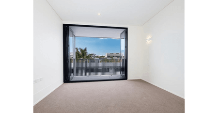 Modern designed Zinc 3 bedroom Terrace + Granny flat (studio) - Photo 3