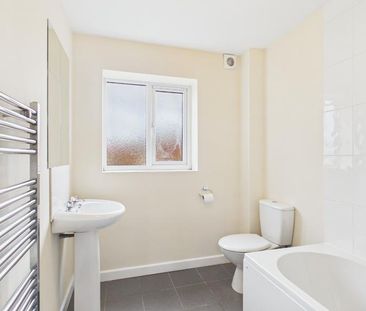 2 bedroom end of terrace house to rent - Photo 5