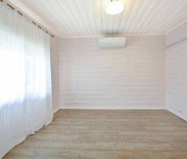 3-Bedroom Home in Central Location - Photo 2