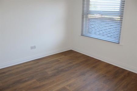 Leigh Road, EASTLEIGH - Photo 4