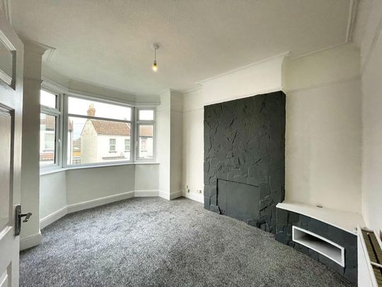 2 bedroom maisonette to rent - Photo 1