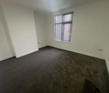 3 bedroom maisonette to rent - Photo 2