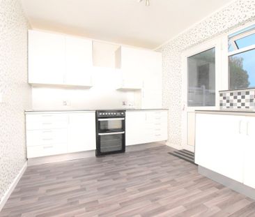 Chelmsford Avenue, Romford, RM5 - Photo 4