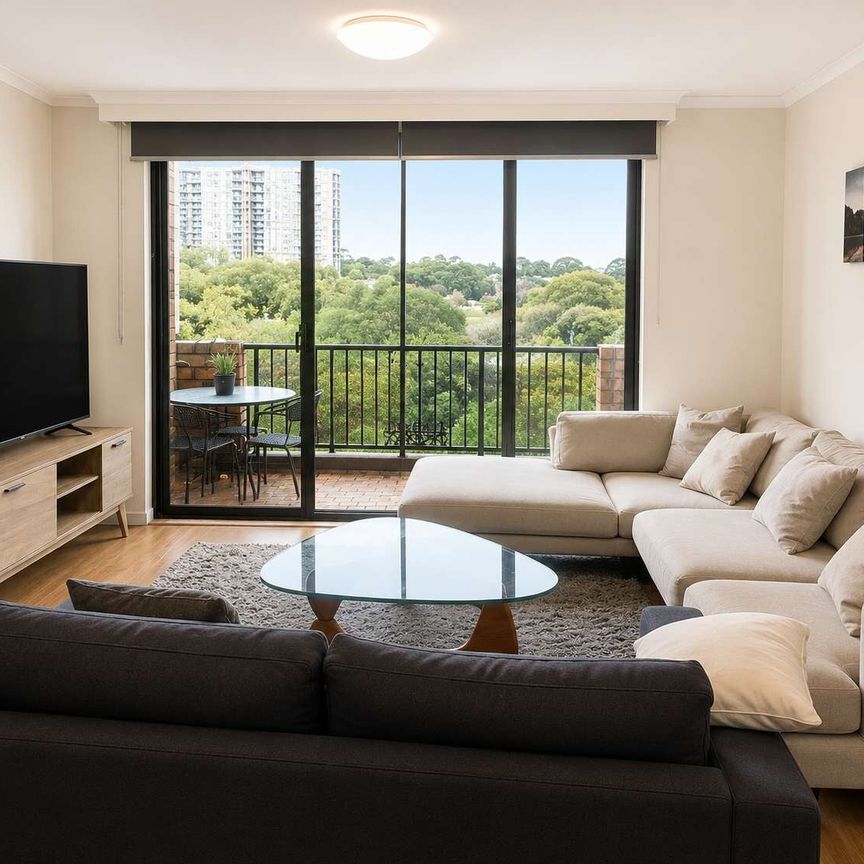 Redfern - Photo 1