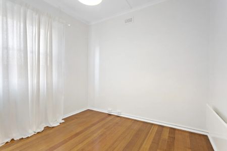 Classic Art Deco Charm in Richmond Hill - 6 Month Lease Preferred - Photo 3