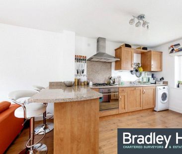 3 bedroom semi-detached house to rent - Photo 5