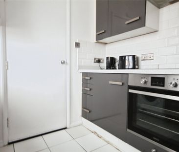 Selhurst Road, London, SE25 6LG - Photo 5