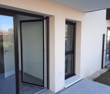 T2 AVEC TERRASSE+JARDIN+PARKING - Photo 3