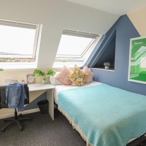 1 bedroom in a house share to rent - Photo 2