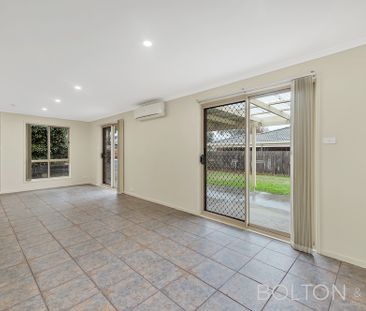 18 Unaipon Ave, Ngunnawal ACT 2913 - House For Rent | Domain - Photo 5