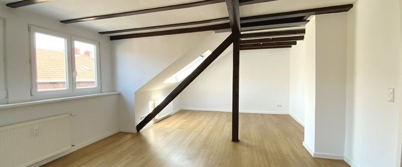 Altbauflair trifft Moderne! 3,5-Zimmer DG-Wohnung mit Charakter in Oberhausener Mitte - Foto 1