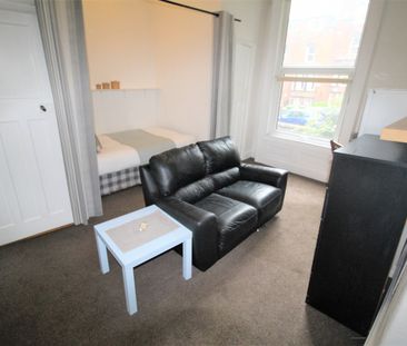 1 Bedroom Studio - Photo 2