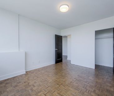 North Shore Towers - Photo 1