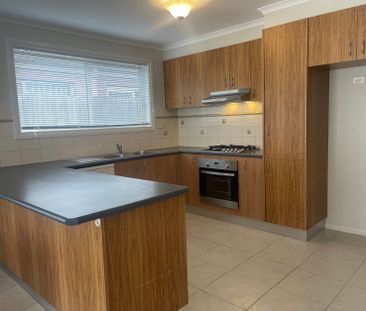 Stunning 3-Bedroom Home in South Morang - Photo 6