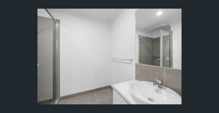 Effortless Townhouse Living! - Photo 2