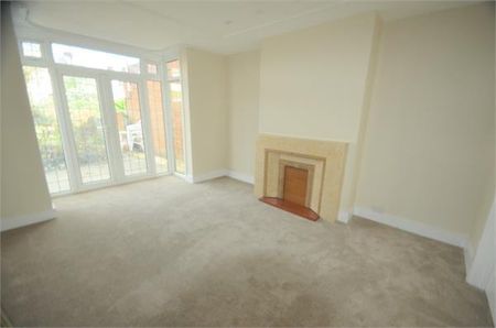 3 bedroom semi-detached house to rent - Photo 4