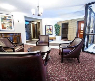 Oxford Park Towers - Photo 2