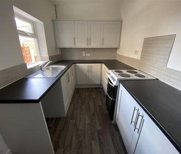 3 bedroom terraced house to rent - Photo 6