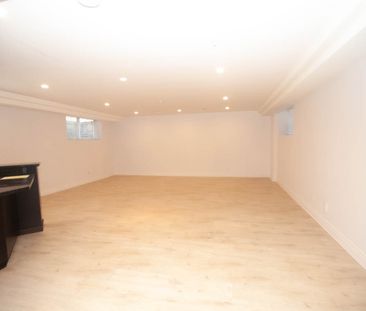 Amazing Family Home in Dundarave - Photo 4