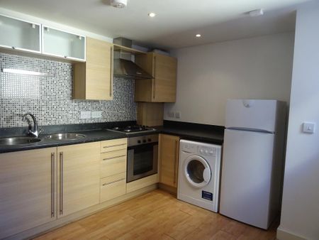 2 bedroom flat to rent - Photo 4
