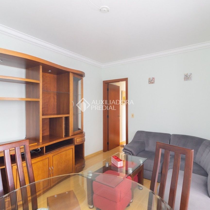 Apartamento com 2 quartos e 71m² para alugar em Menino Deus, Porto Alegre. - Photo 1