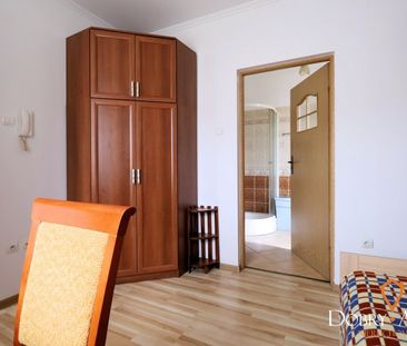 OS. KMITY / DOM Z GARAŻEM / UMEBLOWANY / BLISKO CENTRUM - Photo 2