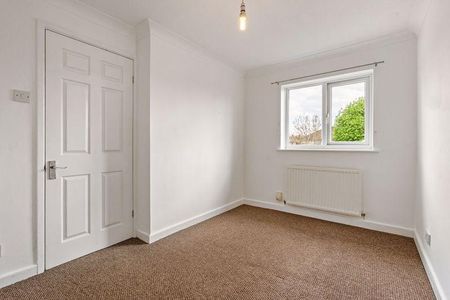 2 bedroom semi-detached house to rent - Photo 2