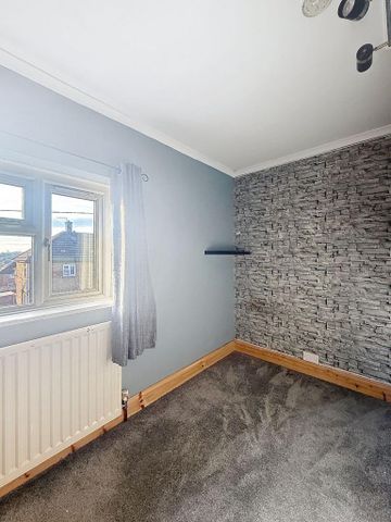 3 bedroom semi-detached house to rent - Photo 3