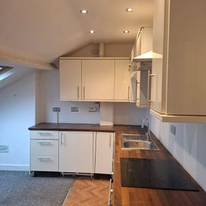 1 Bed Flat, Fishponds Road, BS5 - Photo 2